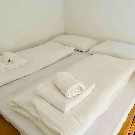 Retro Chic - Charming Apartment Near Augarten Wenen Buitenkant foto